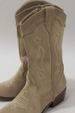 Alternative view of BOTAS COWBOY