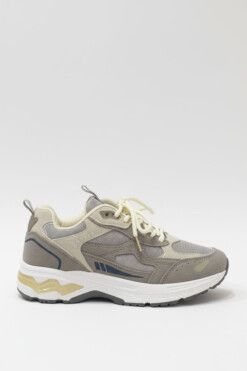 ZAPATILLAS DEPORTIVAS DETALLE