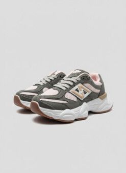 Alternative view of DEPORTIVAS RETRO CON PLATAFORMA