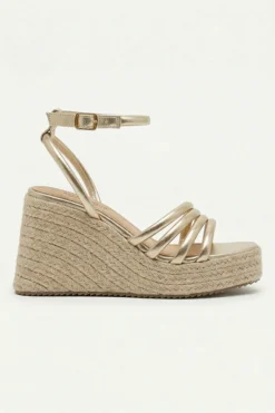SANDALIAS DE CUÑA DORADA